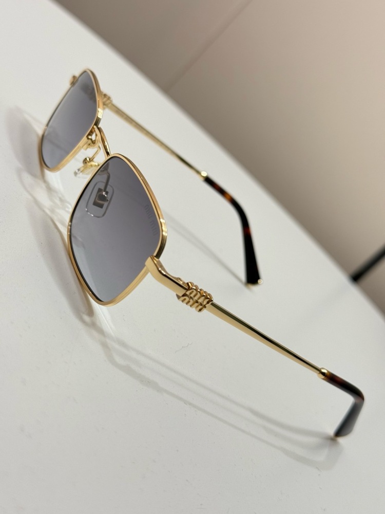 MIUMIU sunglasses
