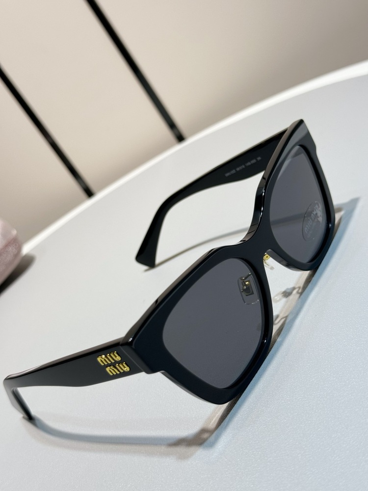 MIUMIU sunglasses