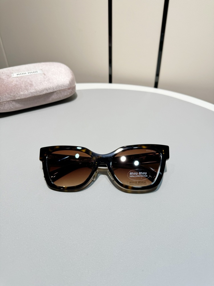 MIUMIU sunglasses