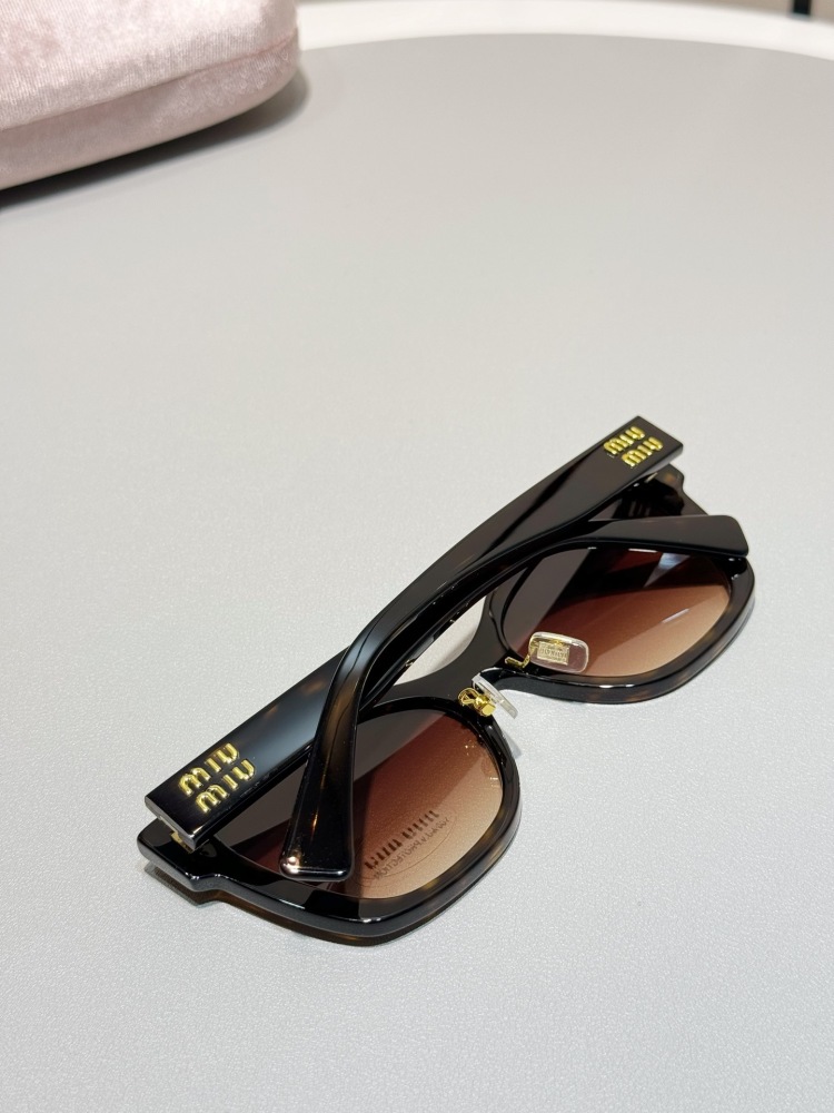 MIUMIU sunglasses