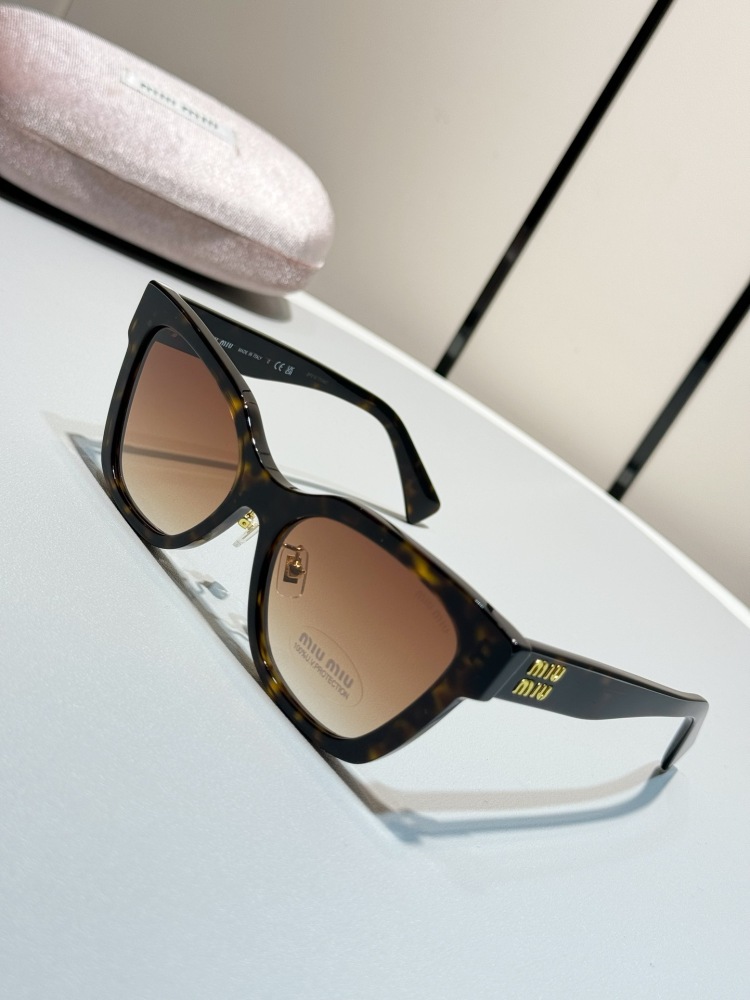 MIUMIU sunglasses