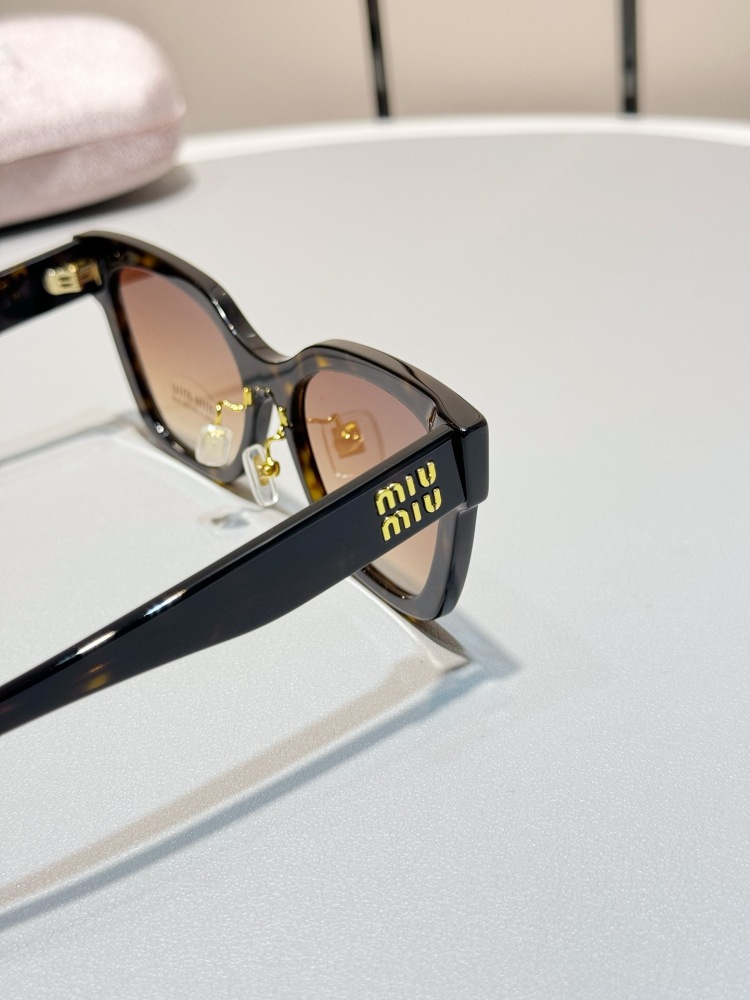 MIUMIU sunglasses