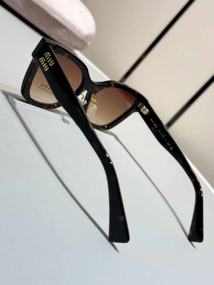MIUMIU sunglasses