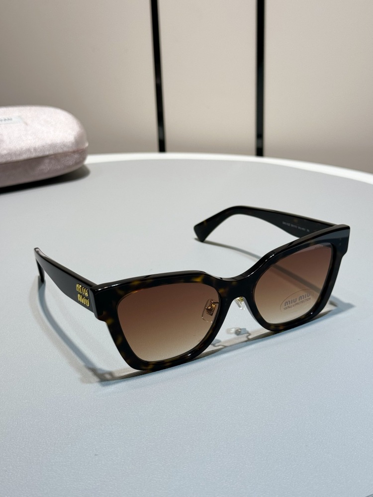 MIUMIU sunglasses