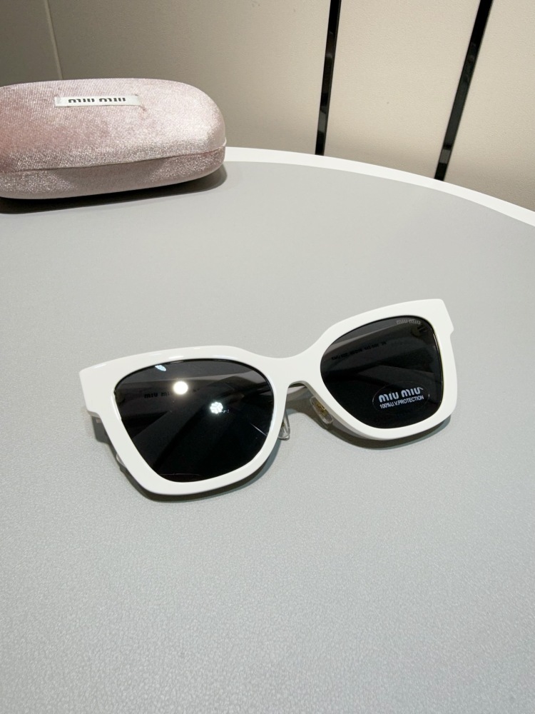 MIUMIU sunglasses