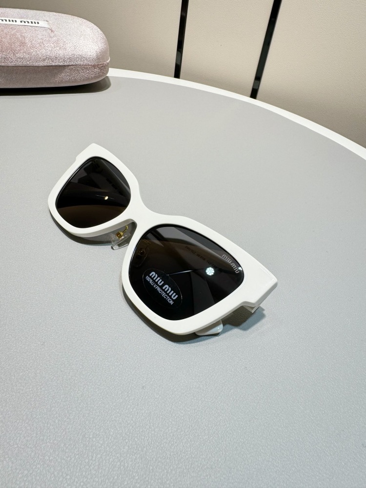 MIUMIU sunglasses