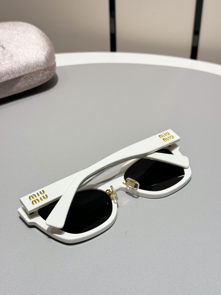 MIUMIU sunglasses