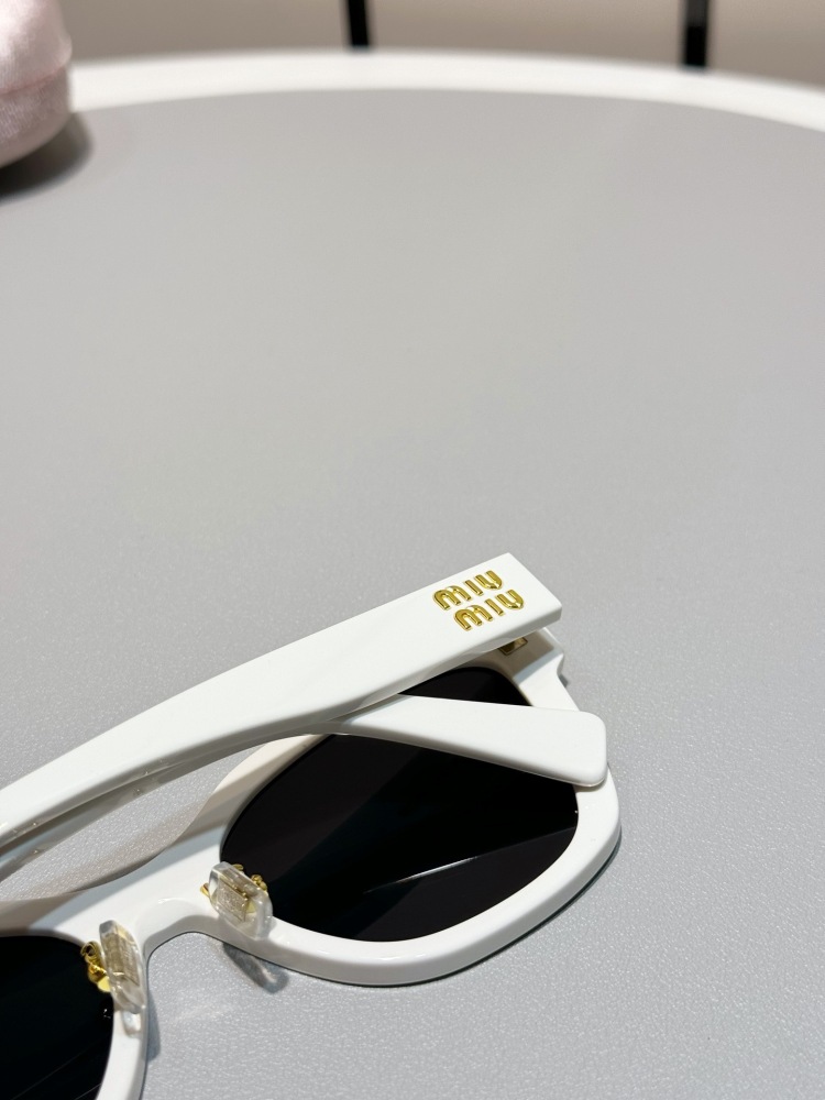 MIUMIU sunglasses