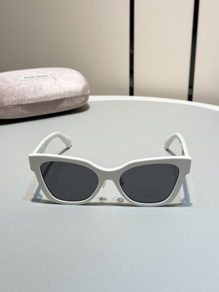 MIUMIU sunglasses