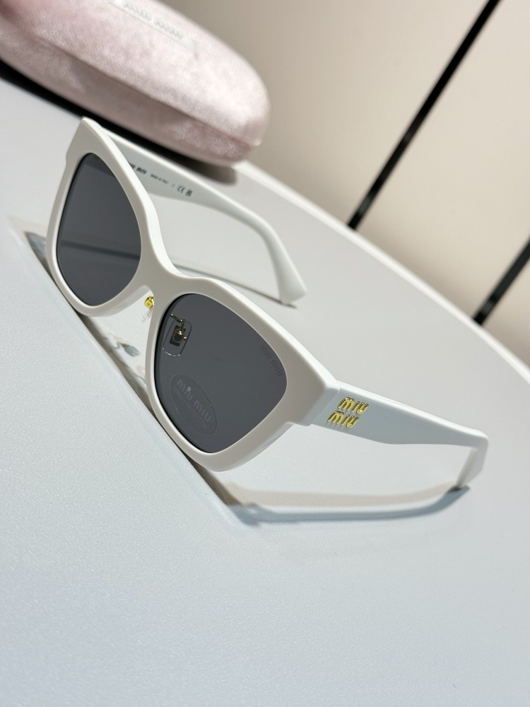 MIUMIU sunglasses