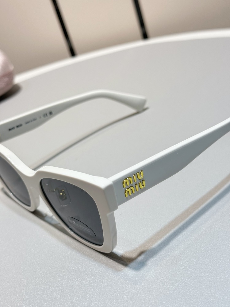 MIUMIU sunglasses