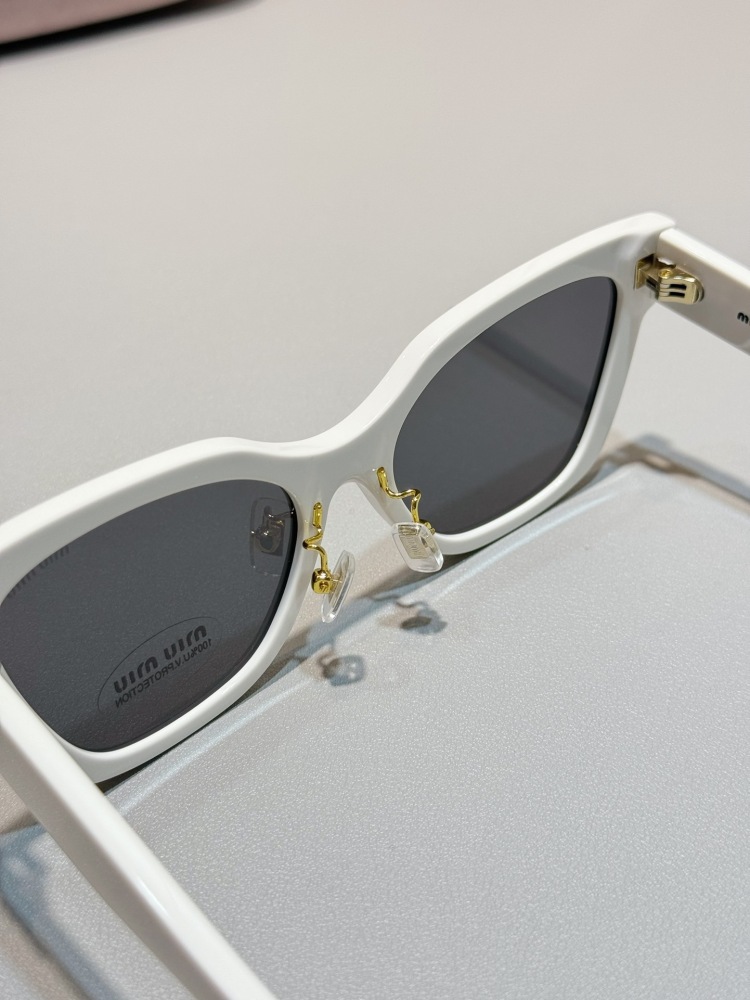 MIUMIU sunglasses