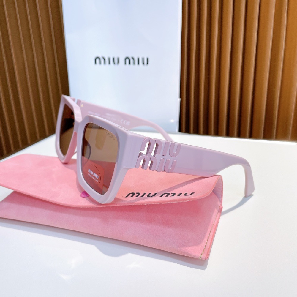MIU MIU sunglasses