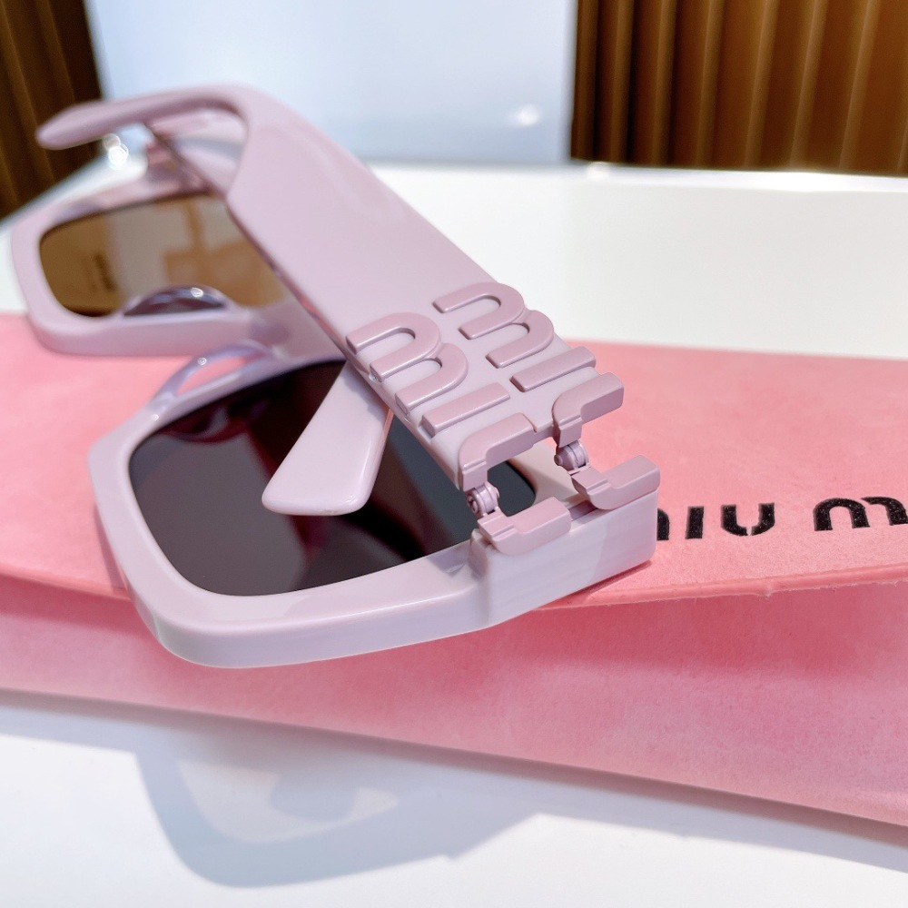 MIU MIU sunglasses