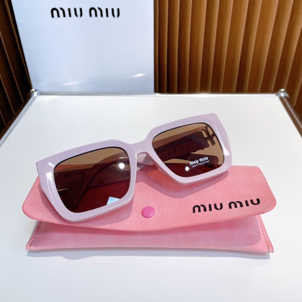 MIU MIU sunglasses