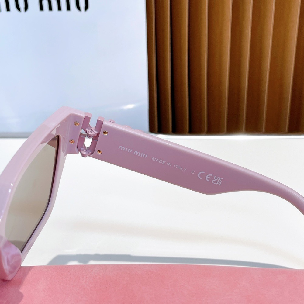 MIU MIU sunglasses