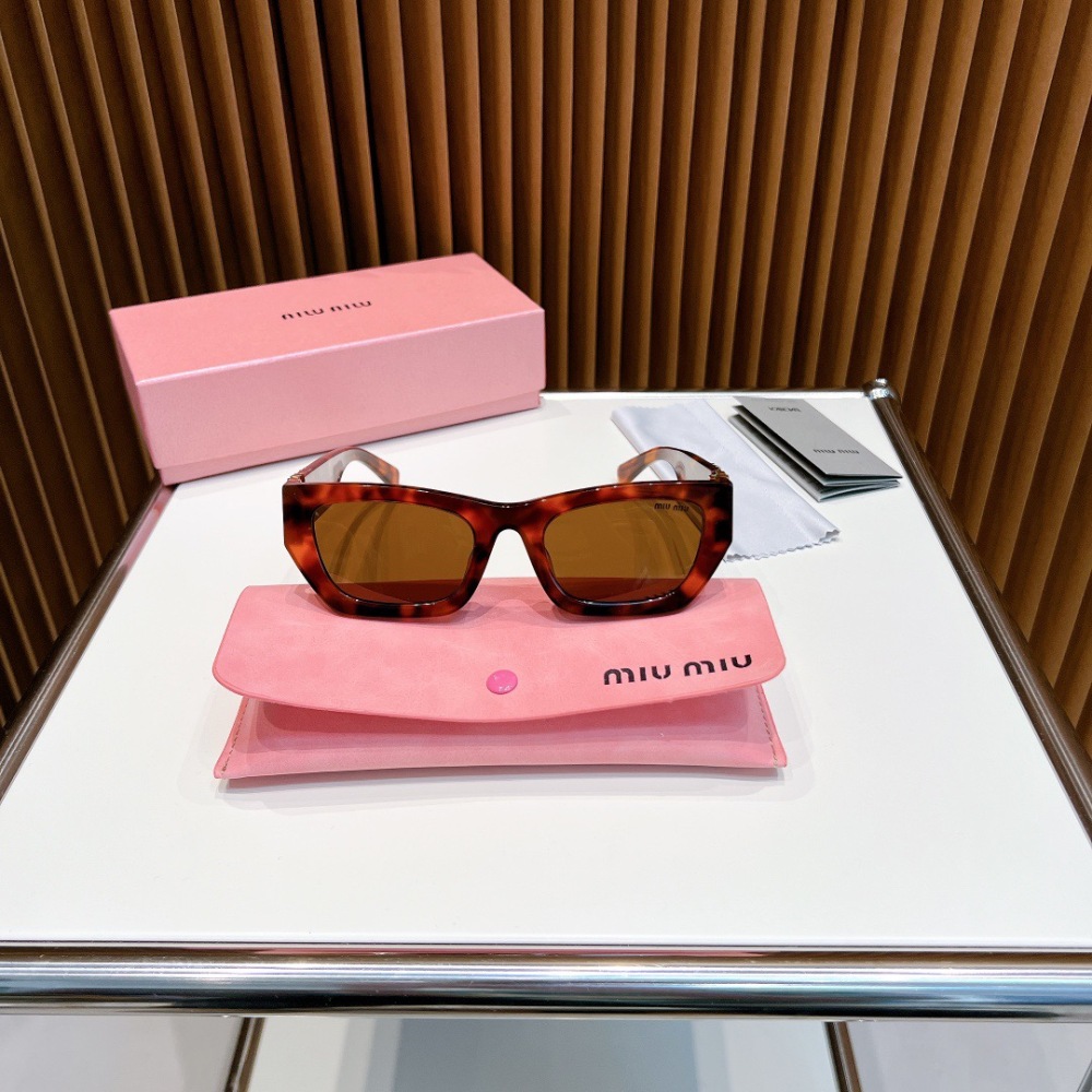 MIU MIU sunglasses