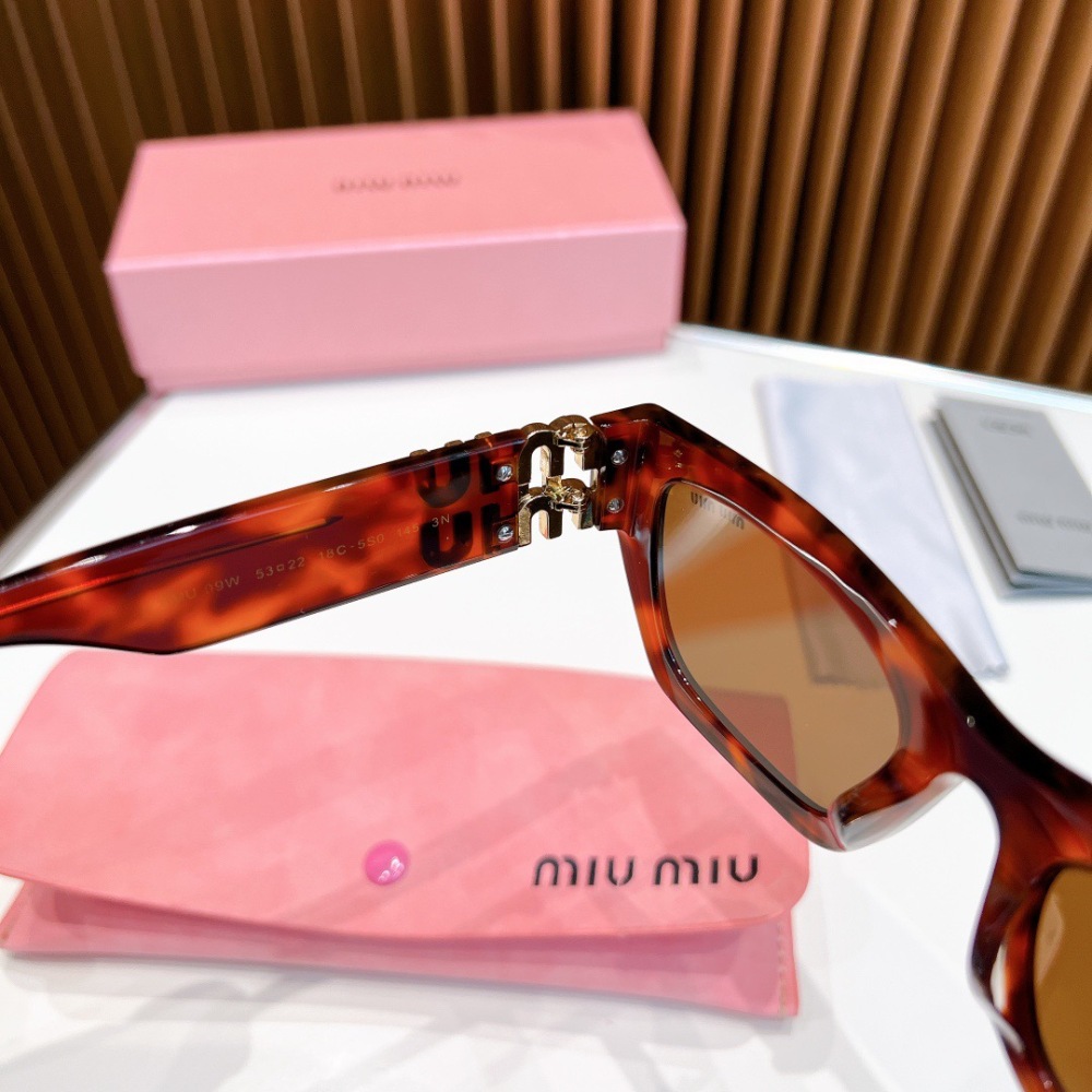 MIU MIU sunglasses