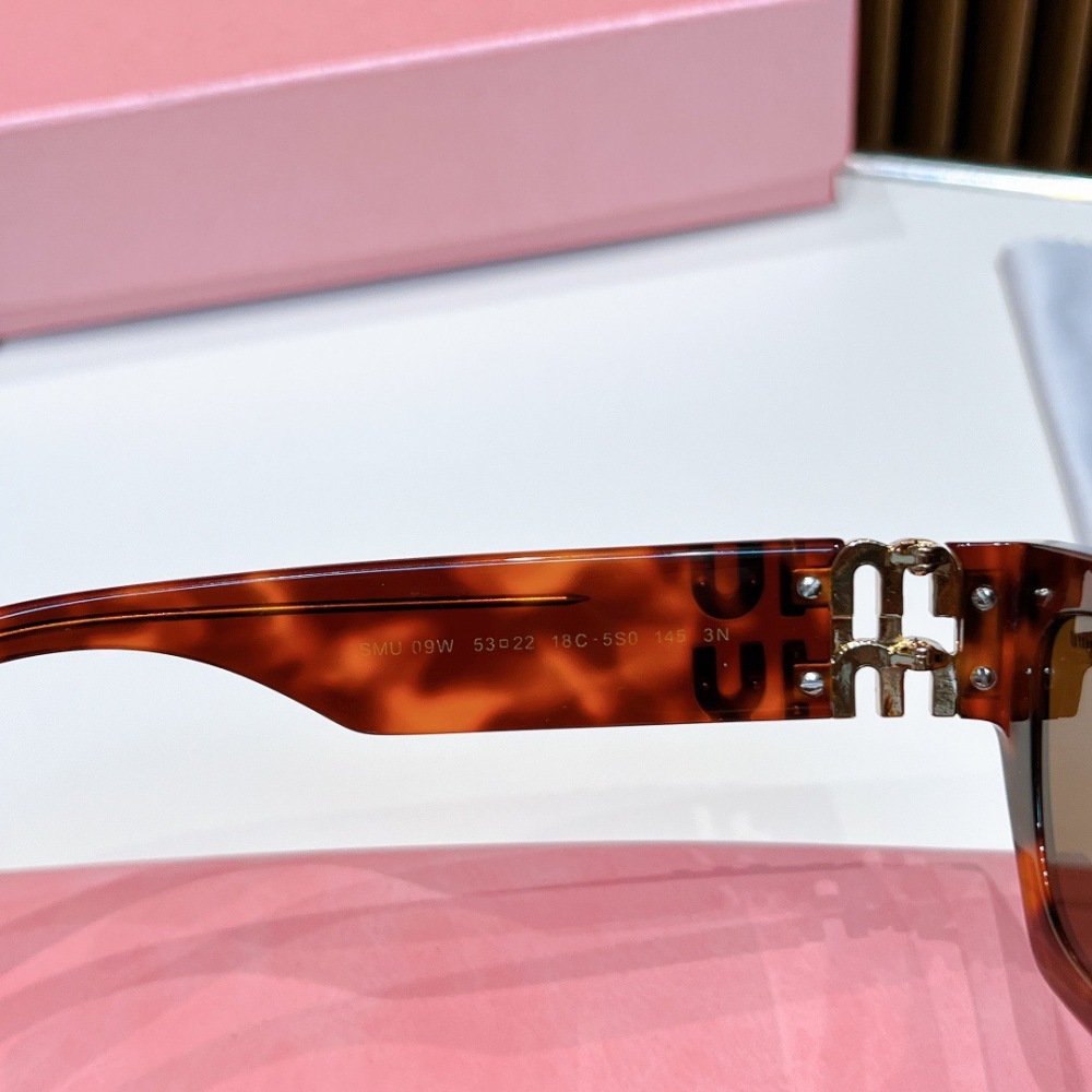 MIU MIU sunglasses