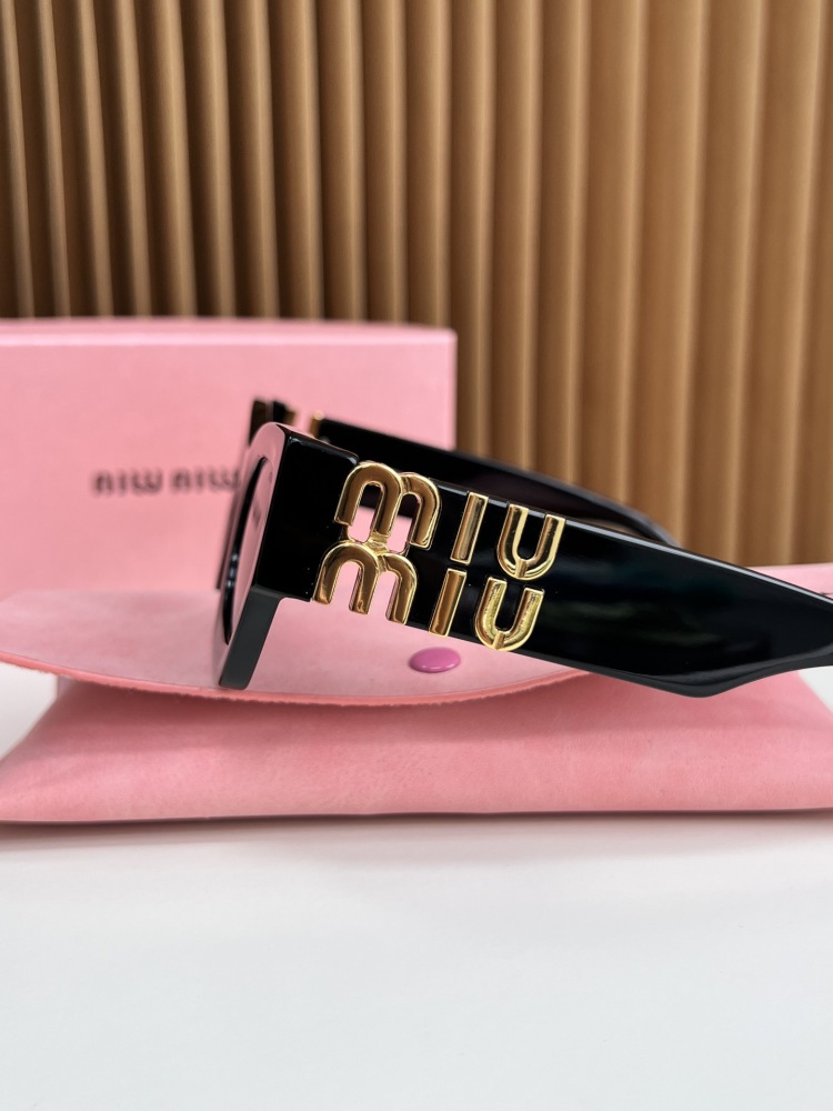 MIU MIU sunglasses