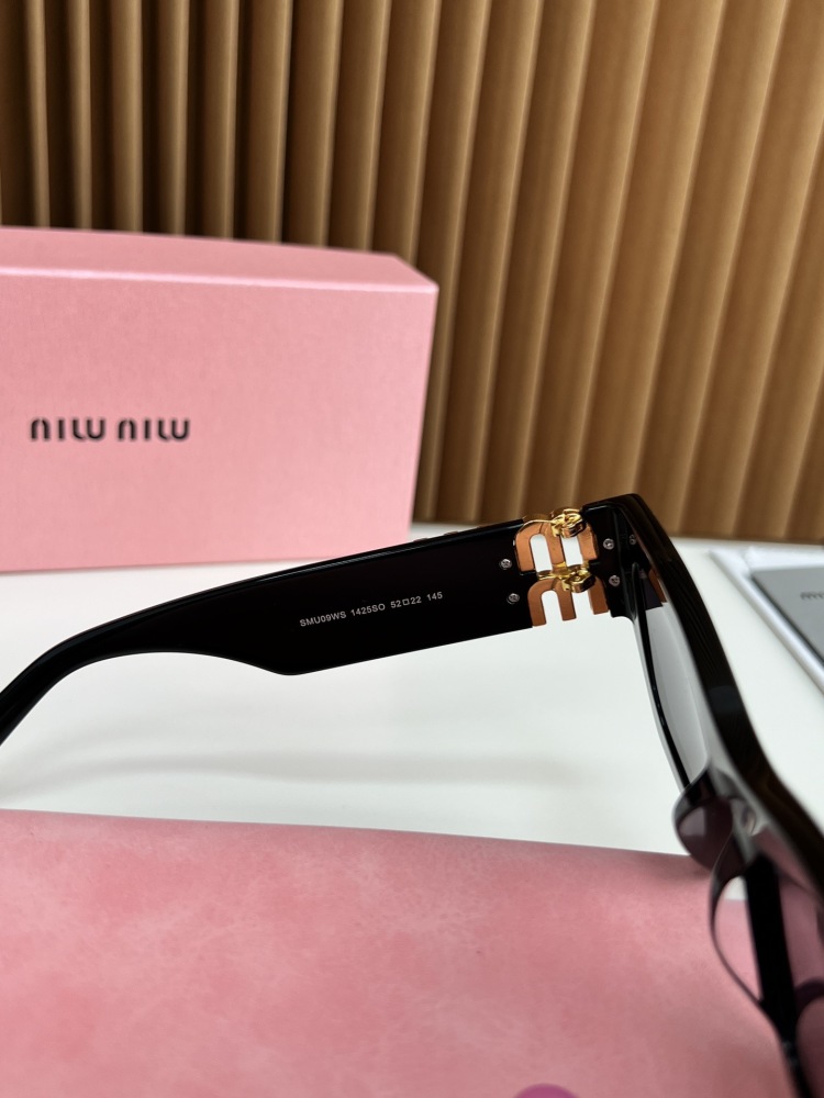 MIU MIU sunglasses