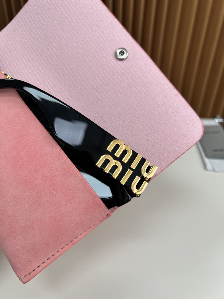 MIU MIU sunglasses