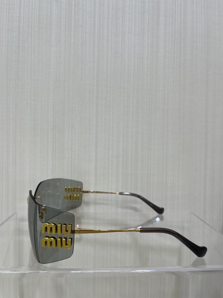 MIU MIU sunglasses