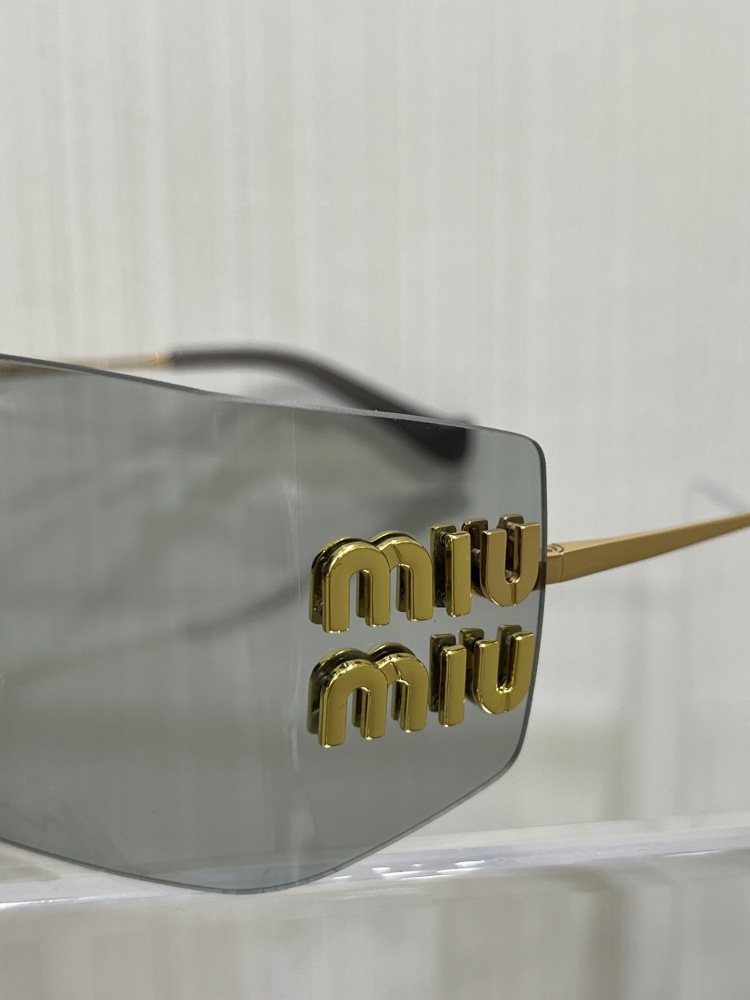 MIU MIU sunglasses