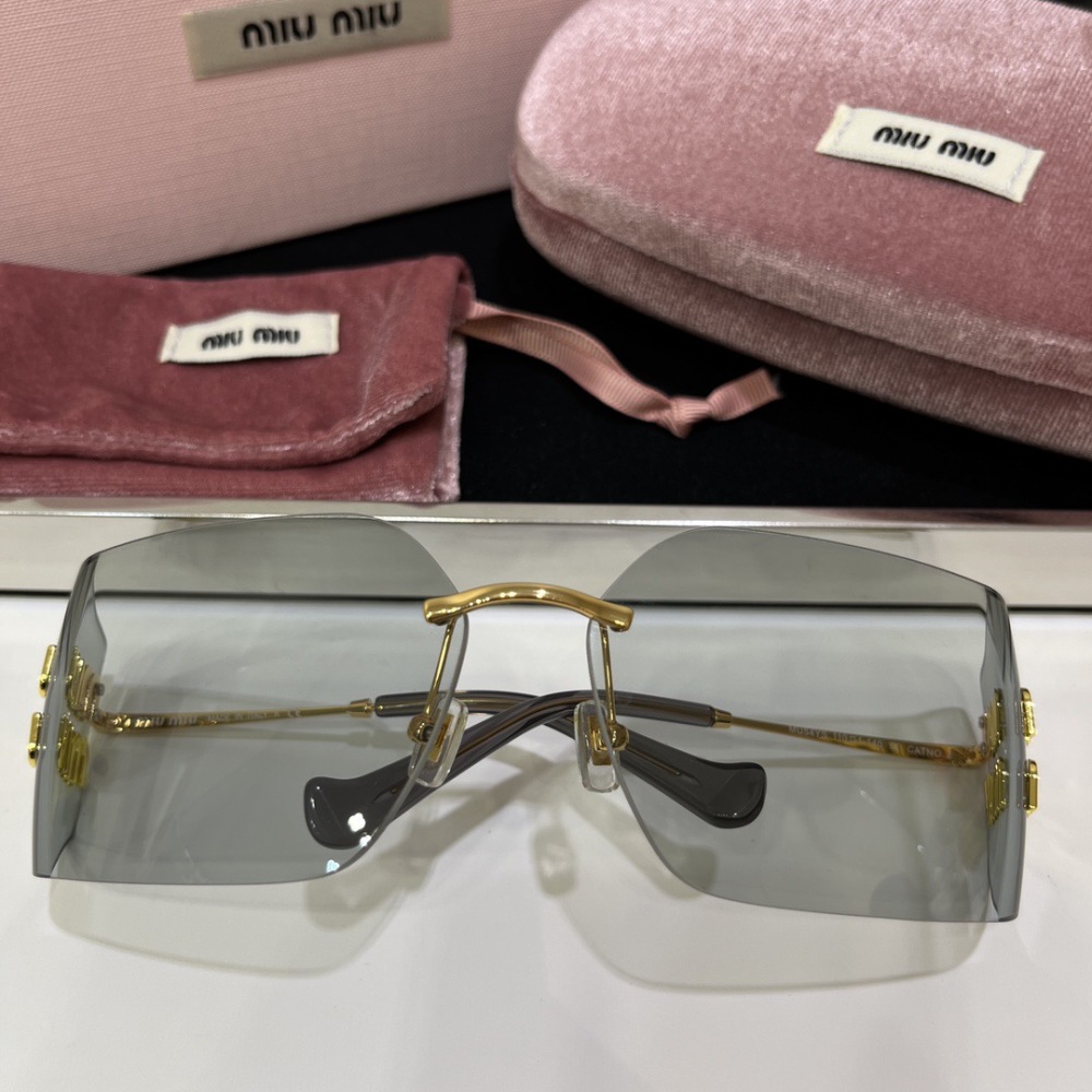 MIU MIU sunglasses
