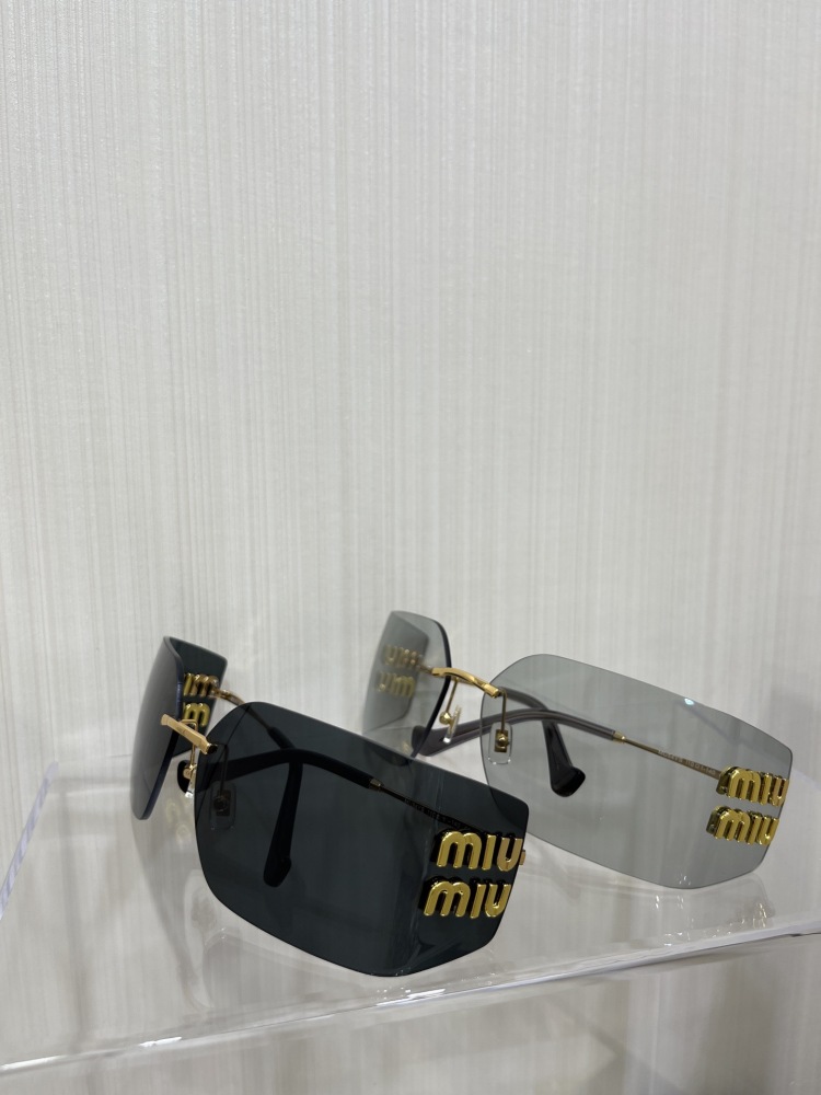 MIU MIU sunglasses