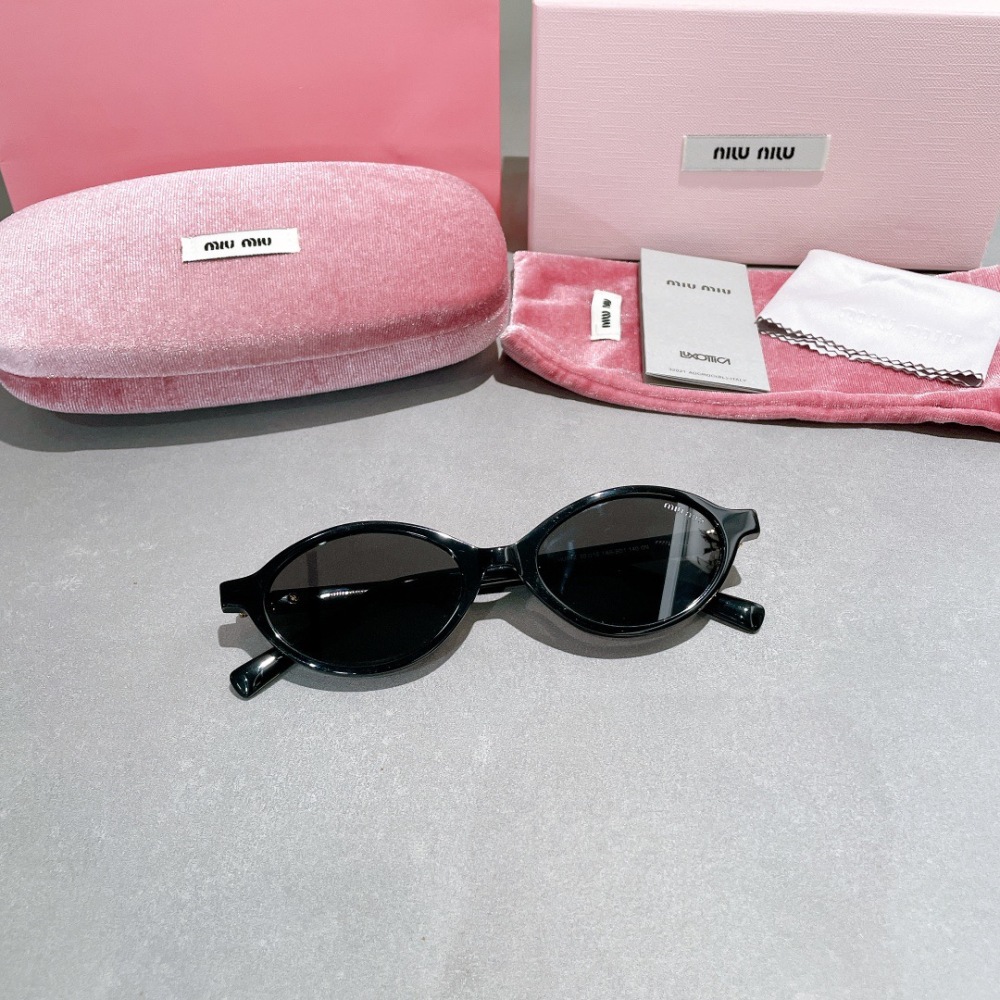 MIU MIU sunglasses
