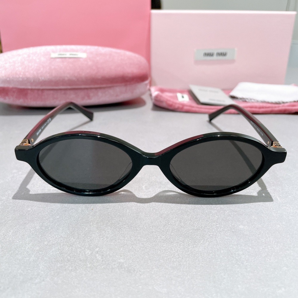 MIU MIU sunglasses