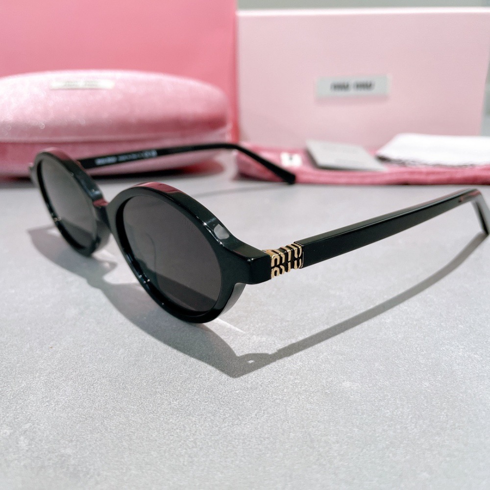 MIU MIU sunglasses