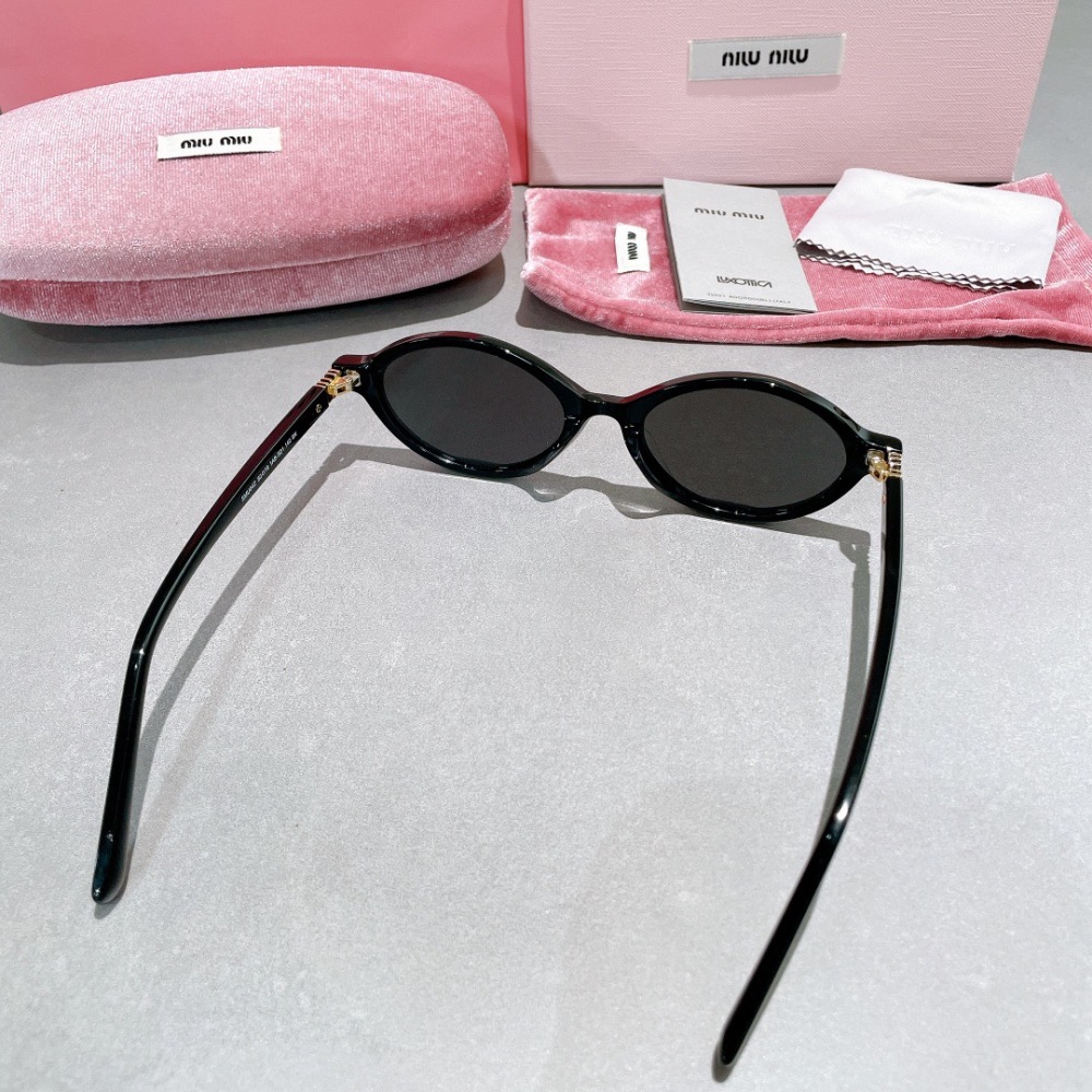MIU MIU sunglasses