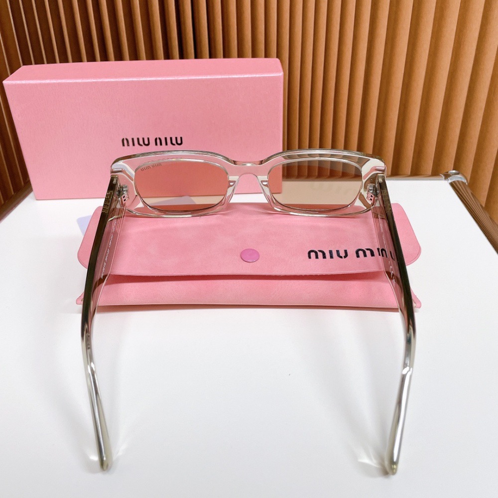 MIU MIU sunglasses