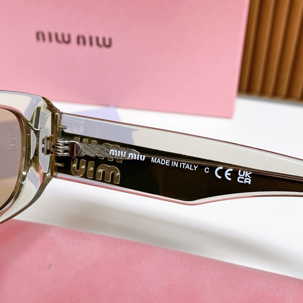 MIU MIU sunglasses