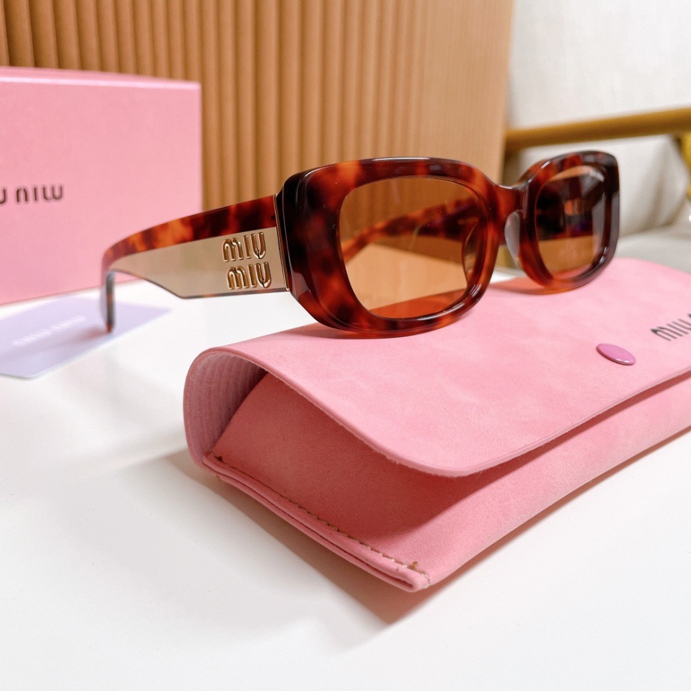 MIU MIU sunglasses
