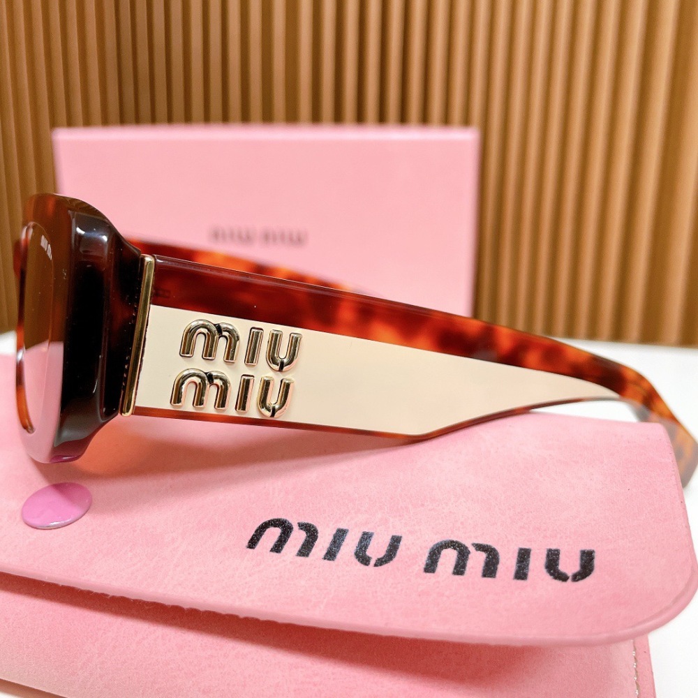 MIU MIU sunglasses