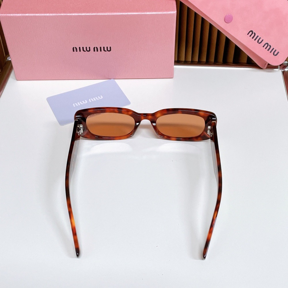 MIU MIU sunglasses