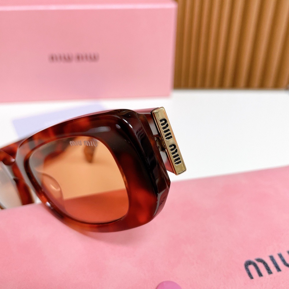 MIU MIU sunglasses