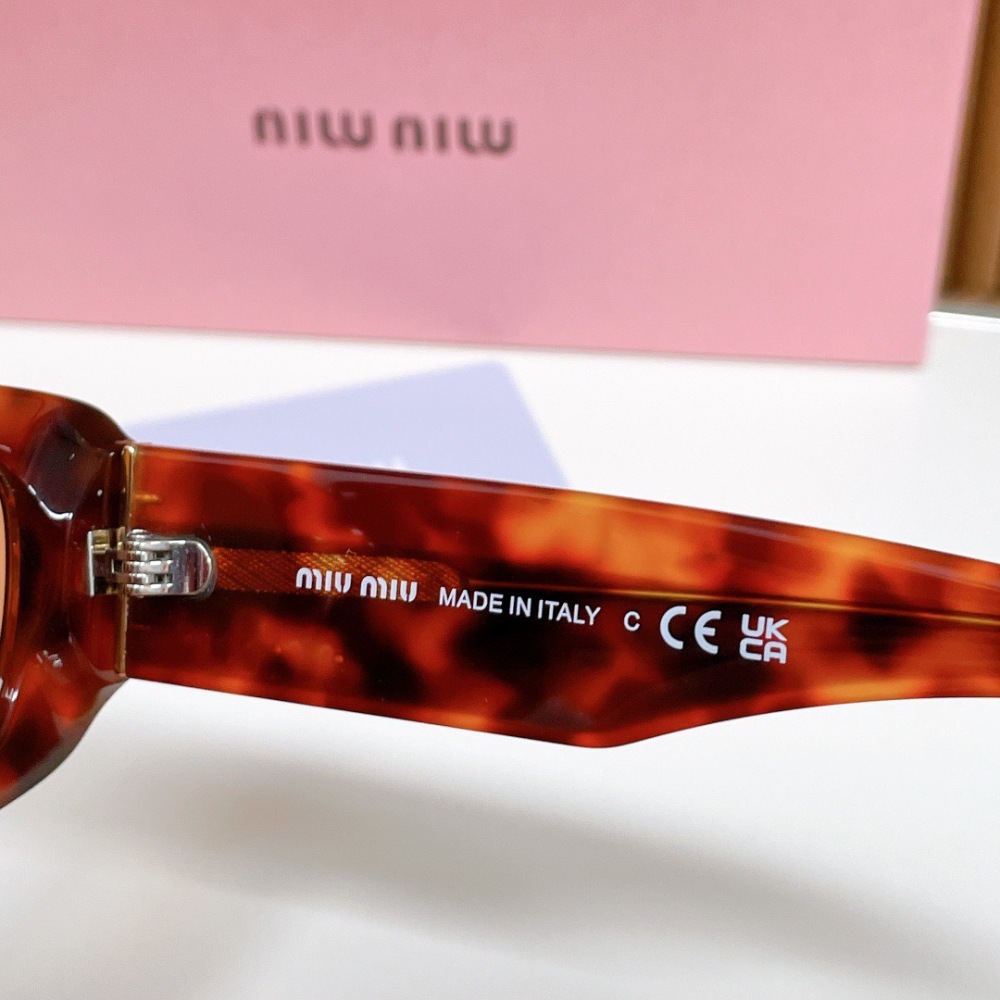 MIU MIU sunglasses