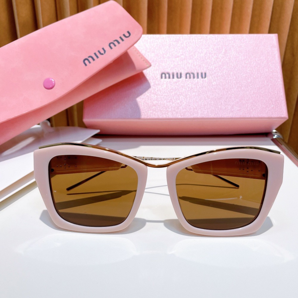 MIU MIU sunglasses
