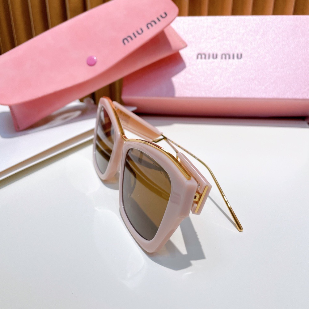 MIU MIU sunglasses