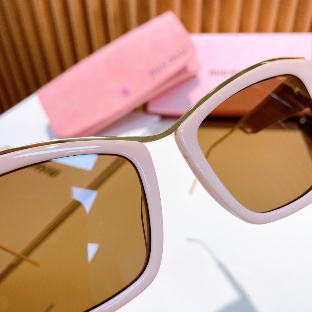 MIU MIU sunglasses