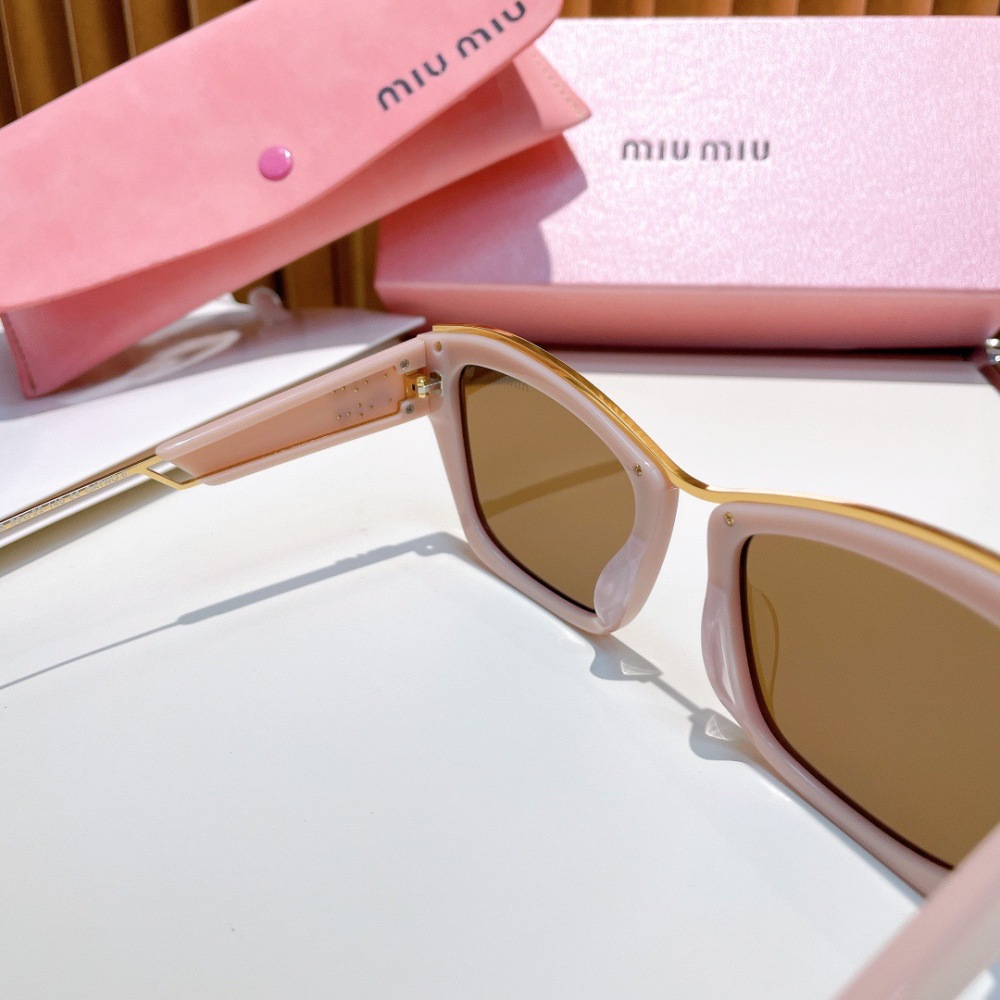 MIU MIU sunglasses