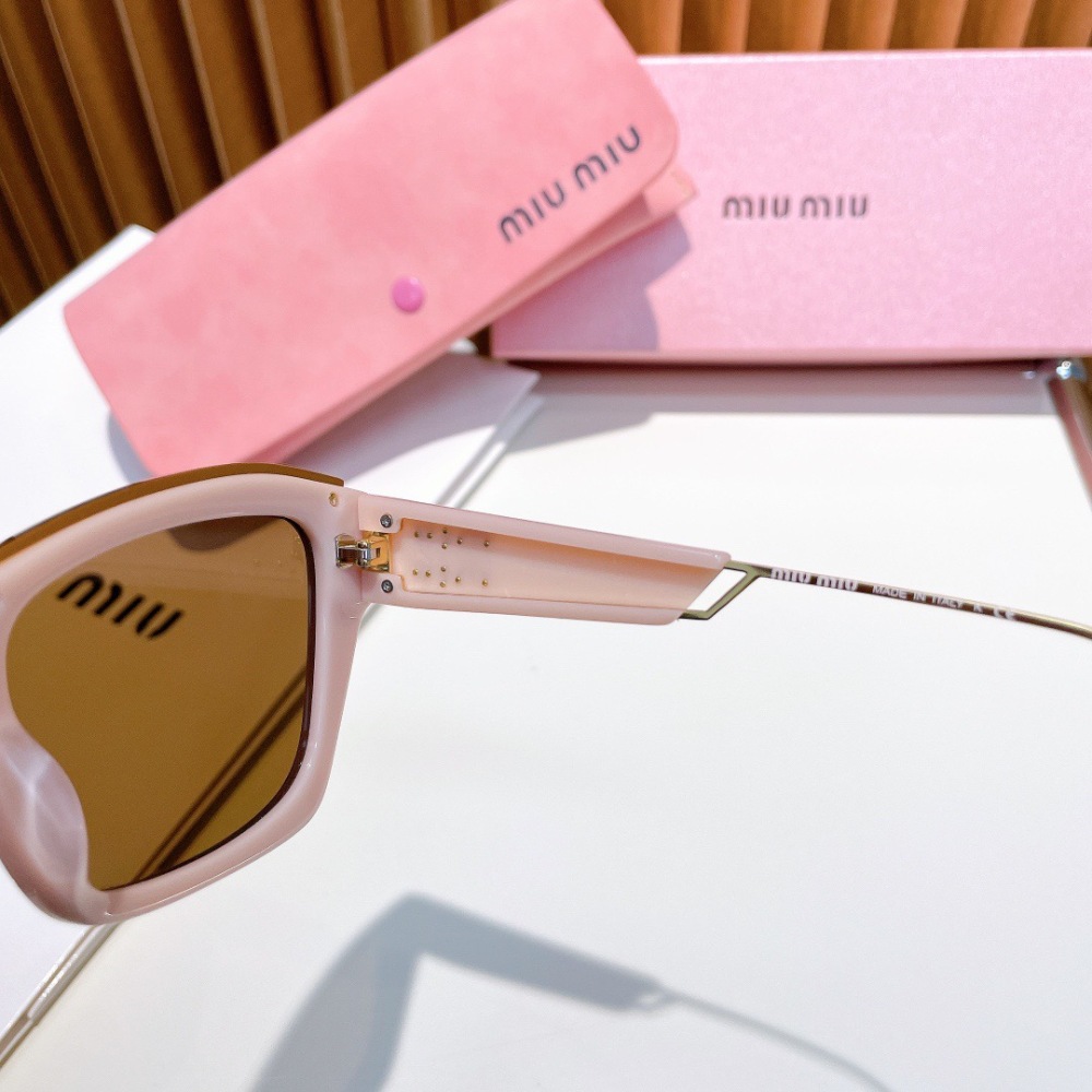 MIU MIU sunglasses