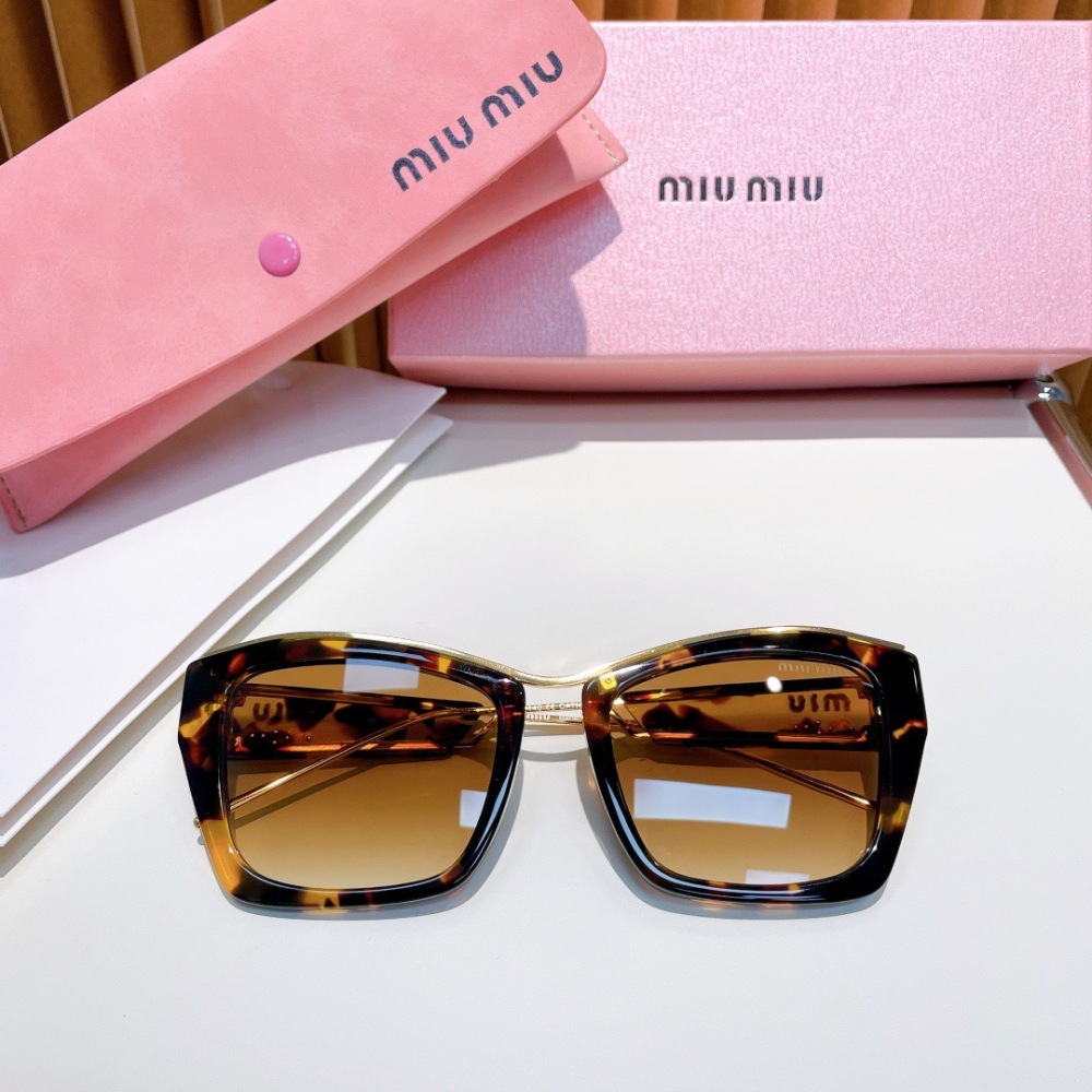 MIU MIU