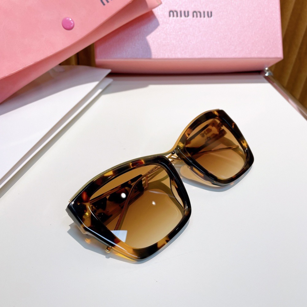 MIU MIU