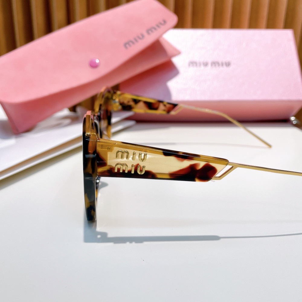 MIU MIU