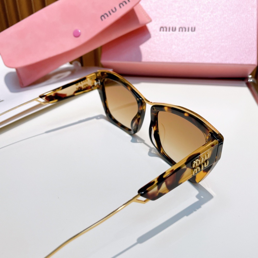 MIU MIU